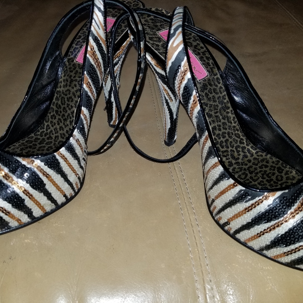 Betsey Johnson Sequin Pump - Picture 8 of 10